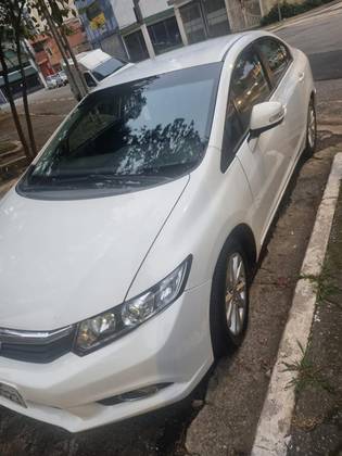 HONDA CIVIC 1.8 LXS 16V FLEX 4P AUTOMÁTICO HONDA CIVIC 1.8 LXS 16V FLEX 4P AUTOMÁTICO